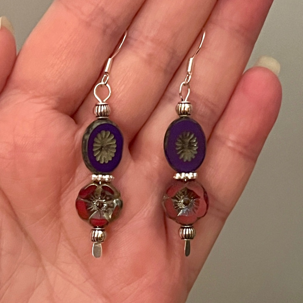 New Gorgeous Blue & Red Flower Czech Glass Earrings With 925 Silver French Hooks - Picture 9 of 9